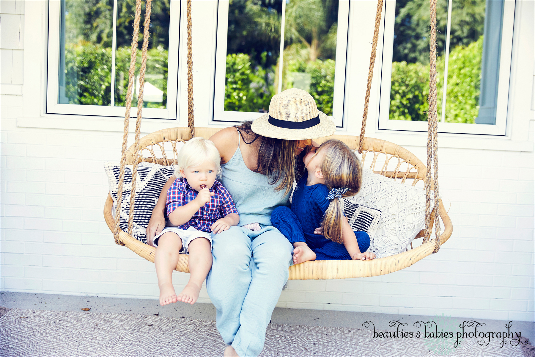 mother and children professional pictures, creative at-home mom and child photography Los Angeles